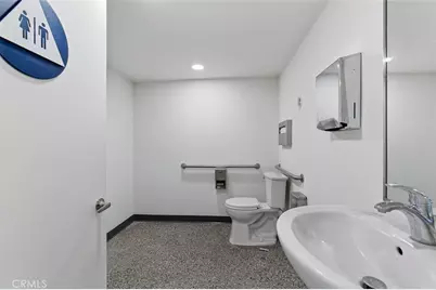 431 S Hewitt #B, Los Angeles, CA 90013 - Photo 16