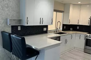 8038 Via Pompeii, Burbank, CA 91504 - Photo 2