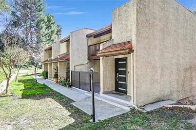 8038 Via Pompeii, Burbank, CA 91504 - Photo 2