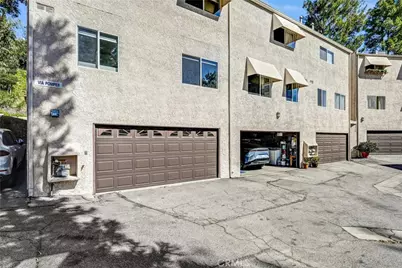 8038 Via Pompeii, Burbank, CA 91504 - Photo 26