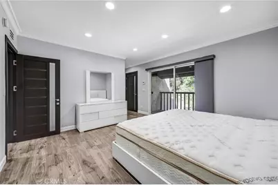 8038 Via Pompeii, Burbank, CA 91504 - Photo 18