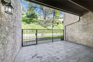 8038 Via Pompeii, Burbank, CA 91504 - Photo 16