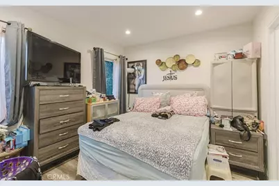 15439 Hart Street, Van Nuys, CA 91406 - Photo 24