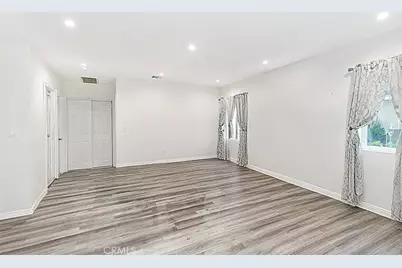 15439 Hart Street, Van Nuys, CA 91406 - Photo 28