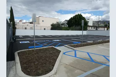 3500 N San Fernando Boulevard, Burbank, CA 91505 - Photo 6