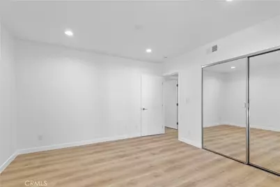 949 N Kings #215, West Hollywood, CA 90069 - Photo 32