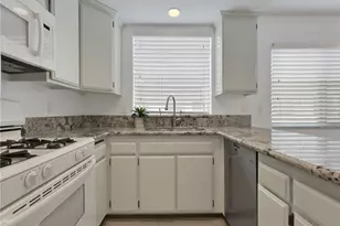 17951 River Cir, Canyon Country, CA 91387 - Photo 16