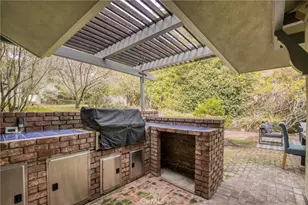 1898 Bonita Dr, Glendale, CA 91208 - Photo 40