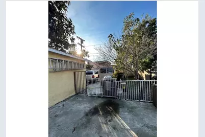 10931 Anzac, Los Angeles, CA 90059 - Photo 30