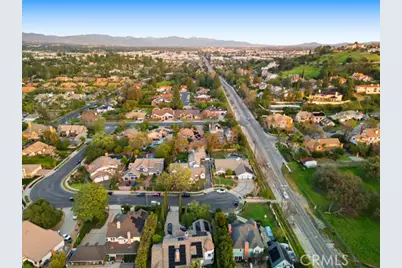 9514 Oakridge Place, Chatsworth, CA 91311 - Photo 4