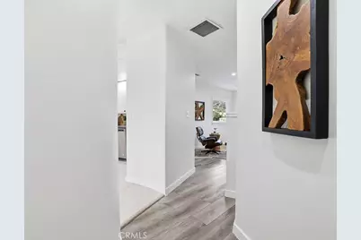 10714 Valley Spring Lane, North Hollywood, CA 91602 - Photo 2