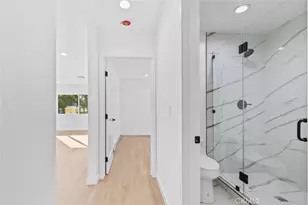 6842 Cedros Ave, Van Nuys, CA 91405 - Photo 18