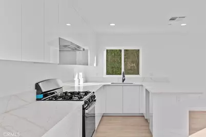 6842 Cedros Avenue, Van Nuys, CA 91405 - Photo 10