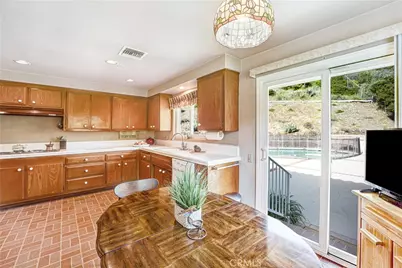 2420 Delisle Court, Glendale, CA 91208 - Photo 14