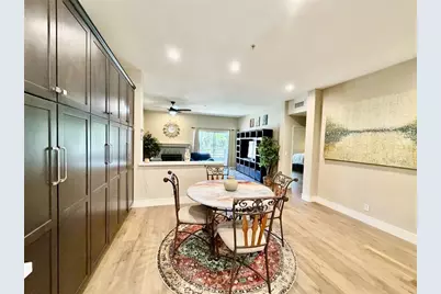 10604 Valley Spring Lane #105, Toluca Lake, CA 91602 - Photo 4