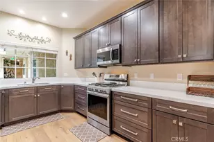 10604 Valley Spring Ln, Toluca Lake, CA 91602 - Photo 8