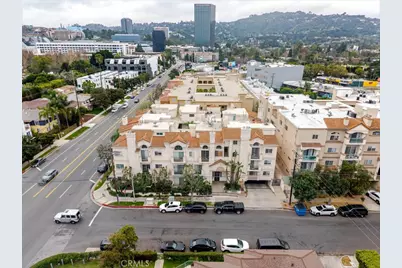 10604 Valley Spring Lane #105, Toluca Lake, CA 91602 - Photo 18