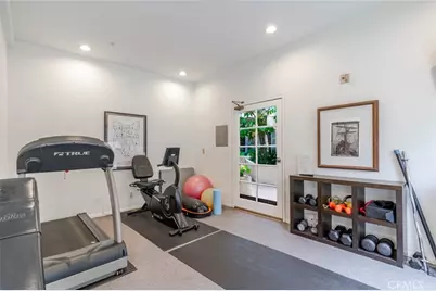10604 Valley Spring Lane #105, Toluca Lake, CA 91602 - Photo 18