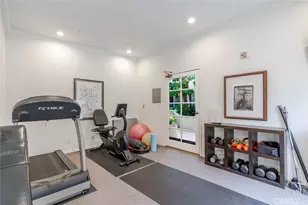 10604 Valley Spring Ln, Toluca Lake, CA 91602 - Photo 18
