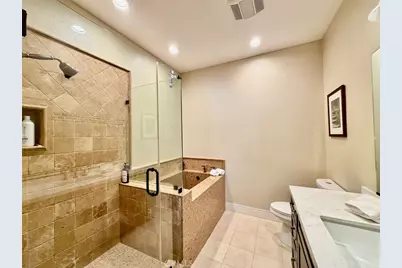10604 Valley Spring Lane #105, Toluca Lake, CA 91602 - Photo 12