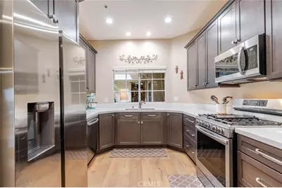 10604 Valley Spring Lane #105, Toluca Lake, CA 91602 - Photo 6