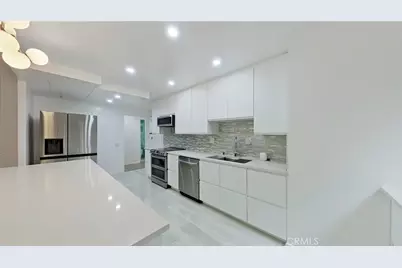 10450 Wilshire Boulevard #2A, Los Angeles, CA 90024 - Photo 10