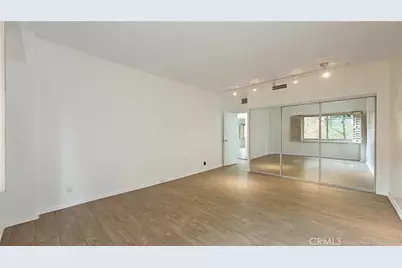 10450 Wilshire Boulevard #2A, Los Angeles, CA 90024 - Photo 14