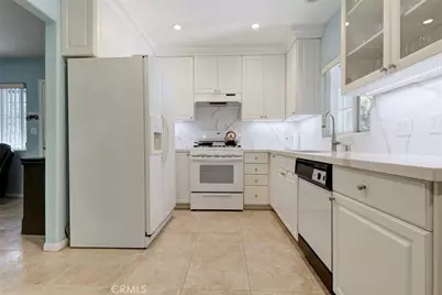 6648 Gaviota Avenue, Lake Balboa, CA 91406 - Photo 12