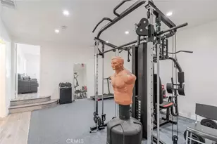 7230 Case Ave, Los Angeles, CA 91352 - Photo 20