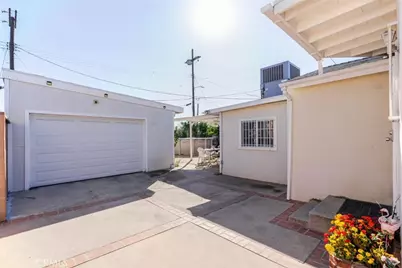 7230 Case Avenue, Los Angeles, CA 91352 - Photo 30