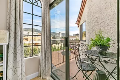 427 E Orange Grove Ave #301, Burbank, CA 91501 - Photo 16