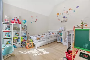 427 E Orange Grove Ave, Burbank, CA 91501 - Photo 24