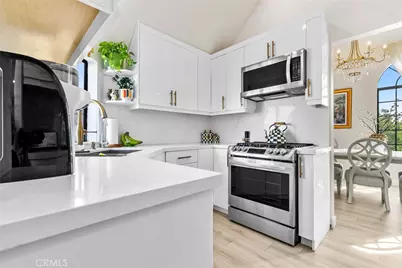 427 E Orange Grove Ave #301, Burbank, CA 91501 - Photo 8