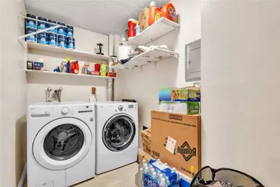 445 Ivy #204, Glendale, CA 91204 - Photo 6