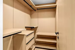 10352 Riverside Dr, Toluca Lake, CA 91602 - Photo 38