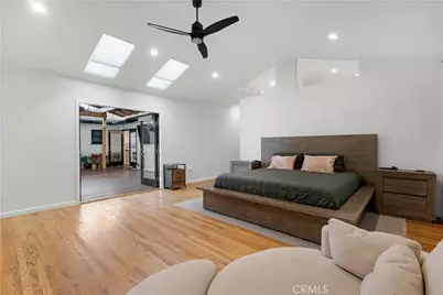 19943 Oxnard, Woodland Hills, CA 91367 - Photo 12