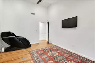 19943 Oxnard, Woodland Hills, CA 91367 - Photo 18