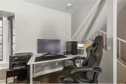 14715 Saticoy Street #14, Van Nuys, CA 91405 - Photo 22