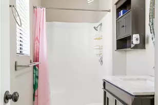 14715 Saticoy St, Van Nuys, CA 91405 - Photo 34