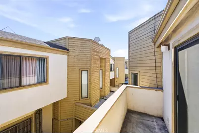 14715 Saticoy Street #14, Van Nuys, CA 91405 - Photo 30