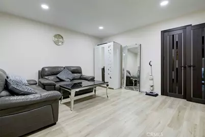 15556 Valerio, Van Nuys, CA 91406 - Photo 28