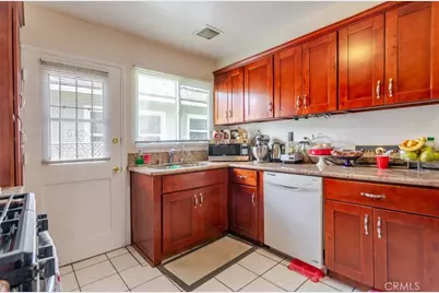 12806 Oxnard Street, North Hollywood, CA 91606 - Photo 12