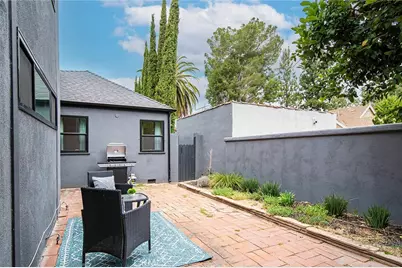 2925 W Oak, Burbank, CA 91505 - Photo 30