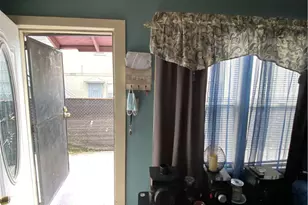 11018 S Figueroa, Los Angeles, CA 90061 - Photo 8