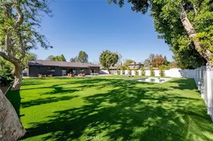 8960 Oak Park, Los Angeles, CA 91325 - Photo 10