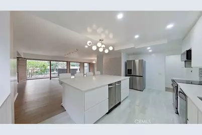 10450 Wilshire Boulevard #2A, Los Angeles, CA 90024 - Photo 12