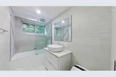 10450 Wilshire Boulevard #2A, Los Angeles, CA 90024 - Photo 16