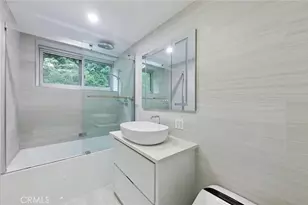 10450 Wilshire Blvd, Los Angeles, CA 90024 - Photo 16