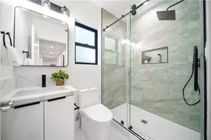 5623 Oso, Woodland Hills, CA 91367 - Photo 56