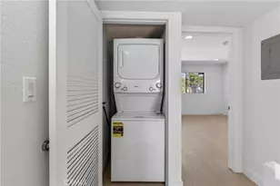 9325 Sunland Park Dr, Los Angeles, CA 91352 - Photo 16